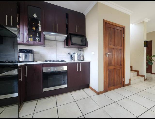 3 BEDROOM TOWNHOUSE FOR SALE IN RANDHART